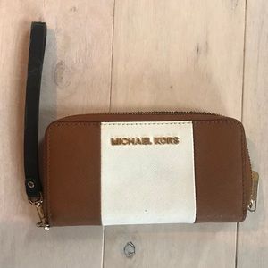 Michael Kors Wallet - brown and white